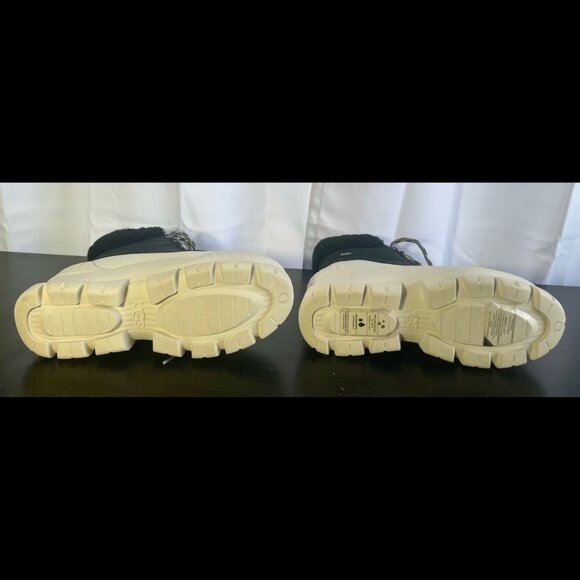 UGG Adiroam Hiker waterproof snow/rain boot (Men's 8.5; women's size 11) - Picture 9 of 10